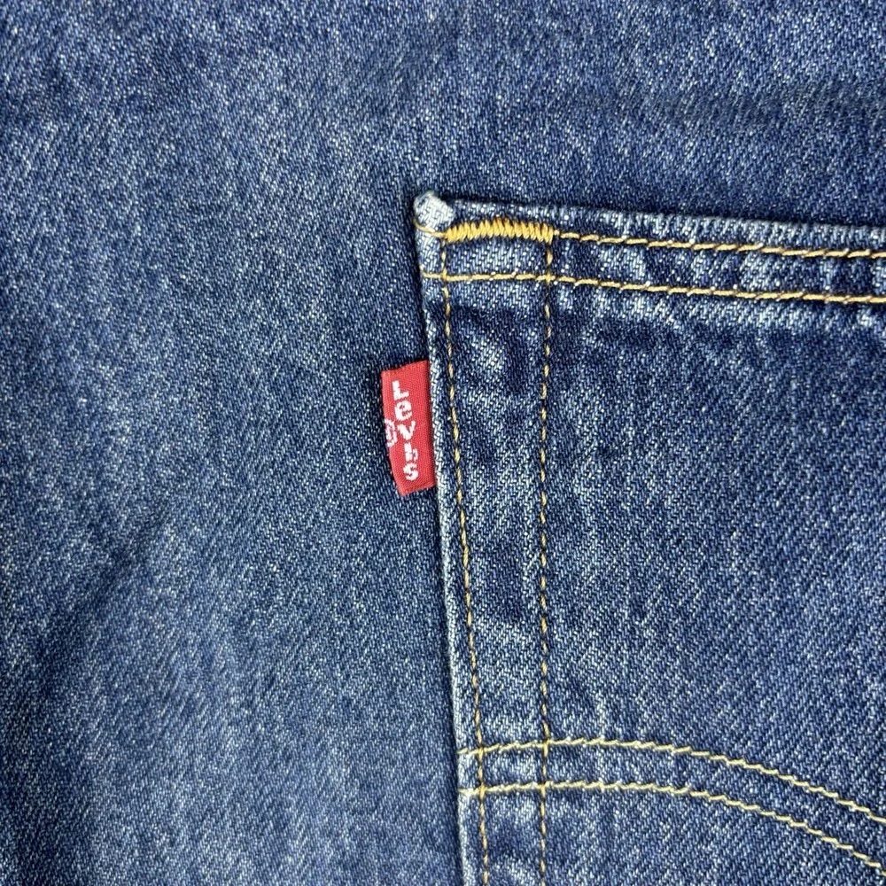 Levis levi 469